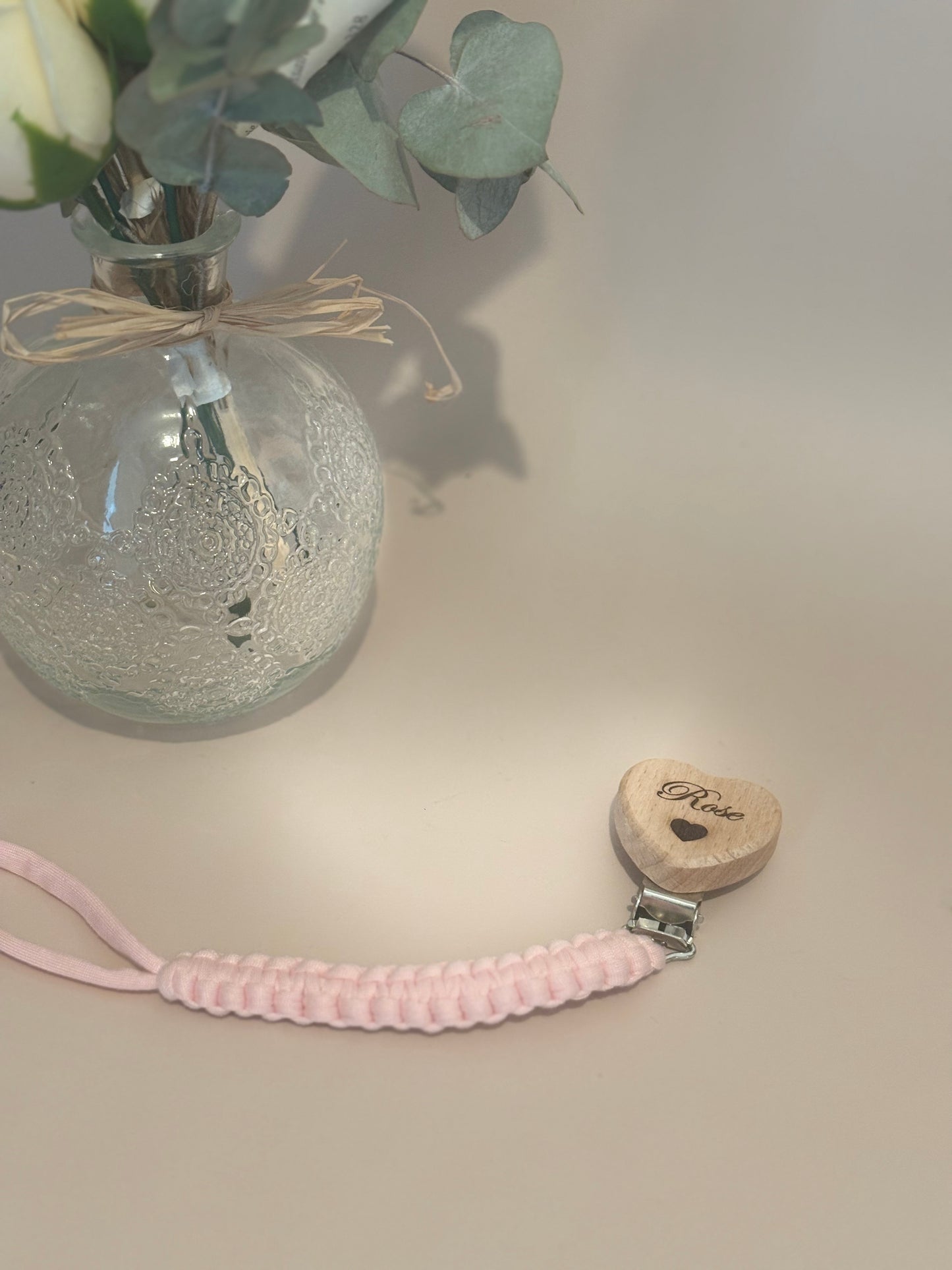 Attache-tétine cœur personnalisée