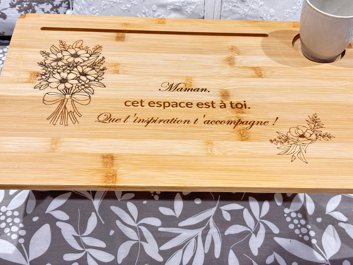 Plateau de lit en bambou – Gravure personnalisée