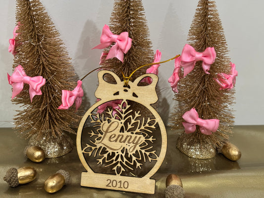 Boule de Noël Personnalisée en Bois – Prénom, Date ou Message | Cadeau Maîtresse, Famille, Ange, Enfant
