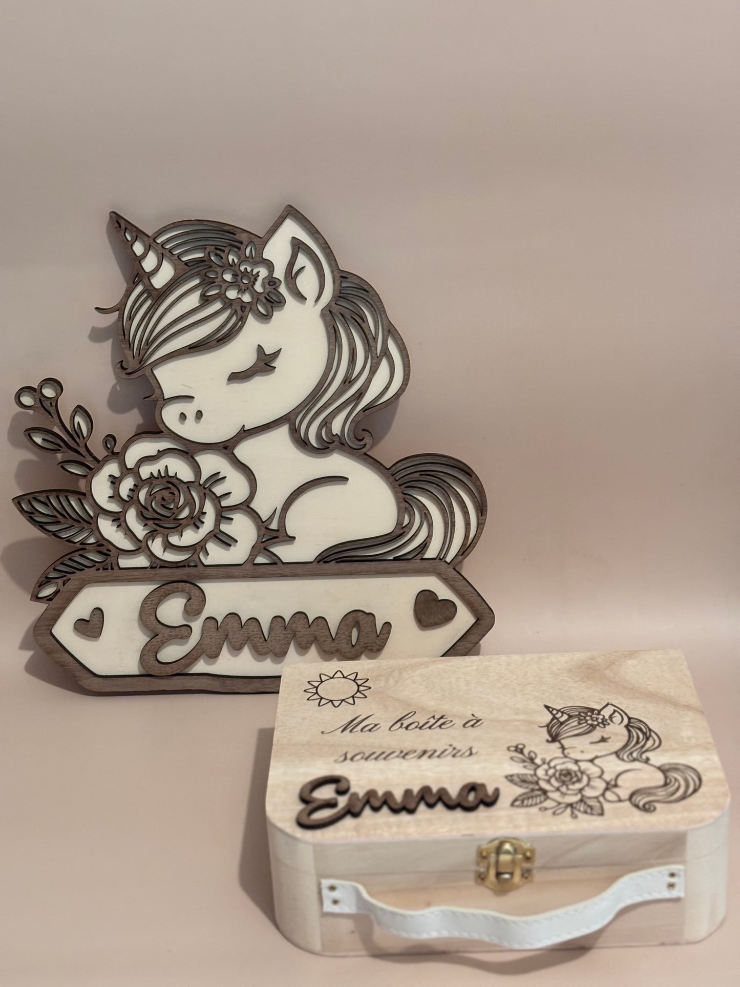 Boîte à souvenirs naissance personnalisée en bois – Licorne, Princesse ou Dinosaures – Cadeau enfant gravé avec prénom.