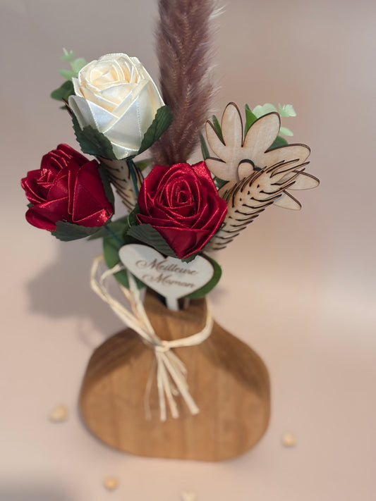 bouquet dans vase bois – édition “Meilleure Maman” :