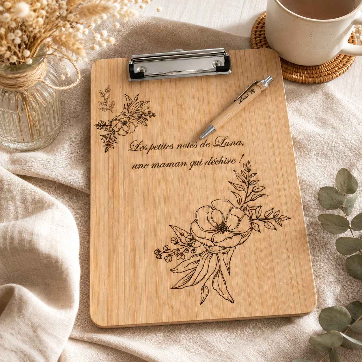 📝 Coffret “Les petites notes de [Prénom]” – Planche bloc note gravure personnalisée + stylo gravé + règle personnalisée