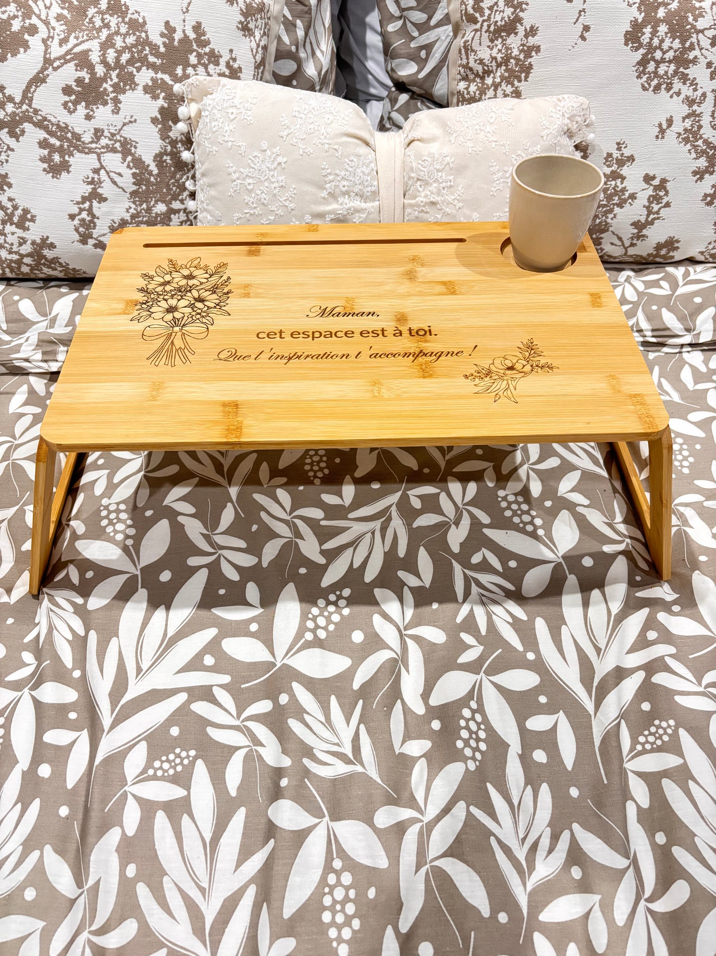 Plateau de lit en bambou – Gravure personnalisée