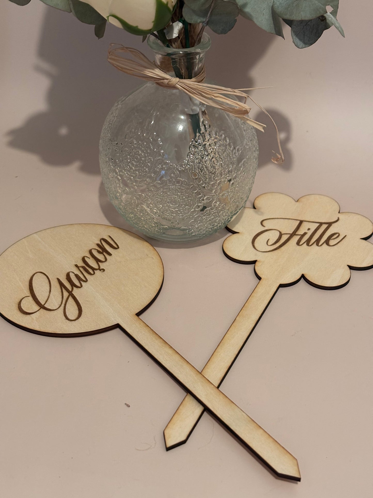 Pancartes “Fille / Garçon” en bois – Gender Reveal