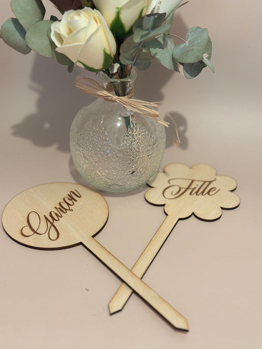Pancartes “Fille / Garçon” en bois – Gender Reveal